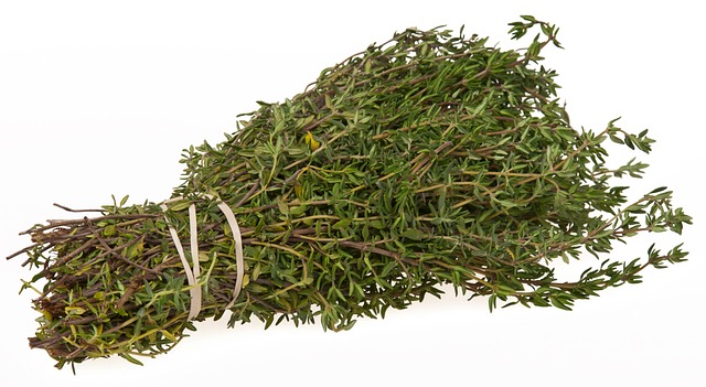 Thyme herb leaves